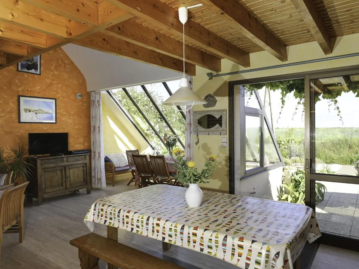 Bright Cottage In A Quiet Location, Near The Coast, Sibiril France