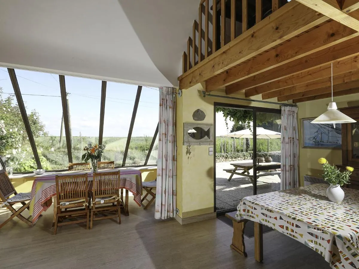 Bright Cottage In A Quiet Location, Near The Coast, Sibiril 0*,  France
