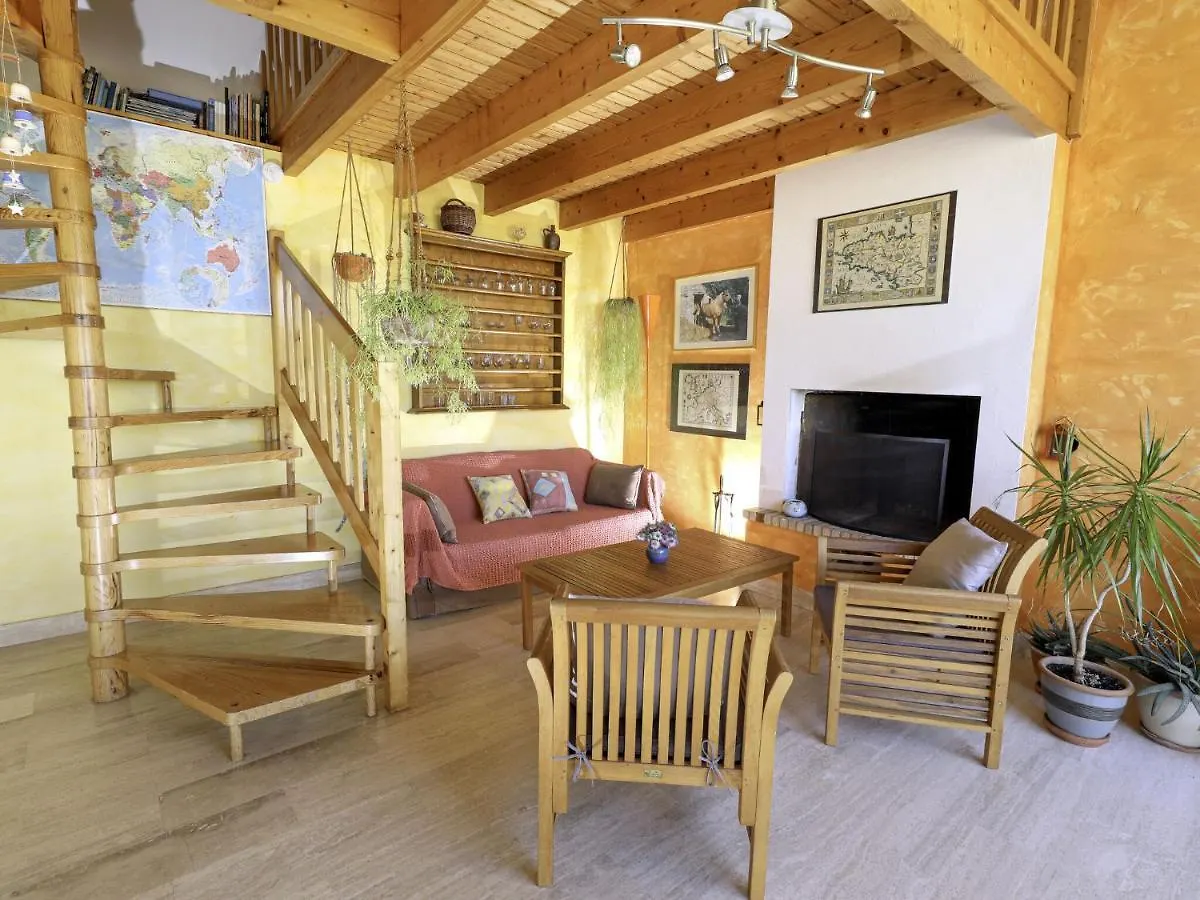 Holiday home Bright Cottage In A Quiet Location, Near The Coast, Sibiril France