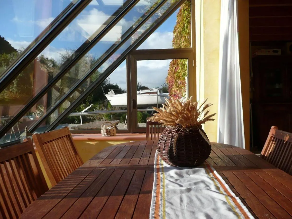 Bright Cottage In A Quiet Location, Near The Coast, Sibiril 0*,  France