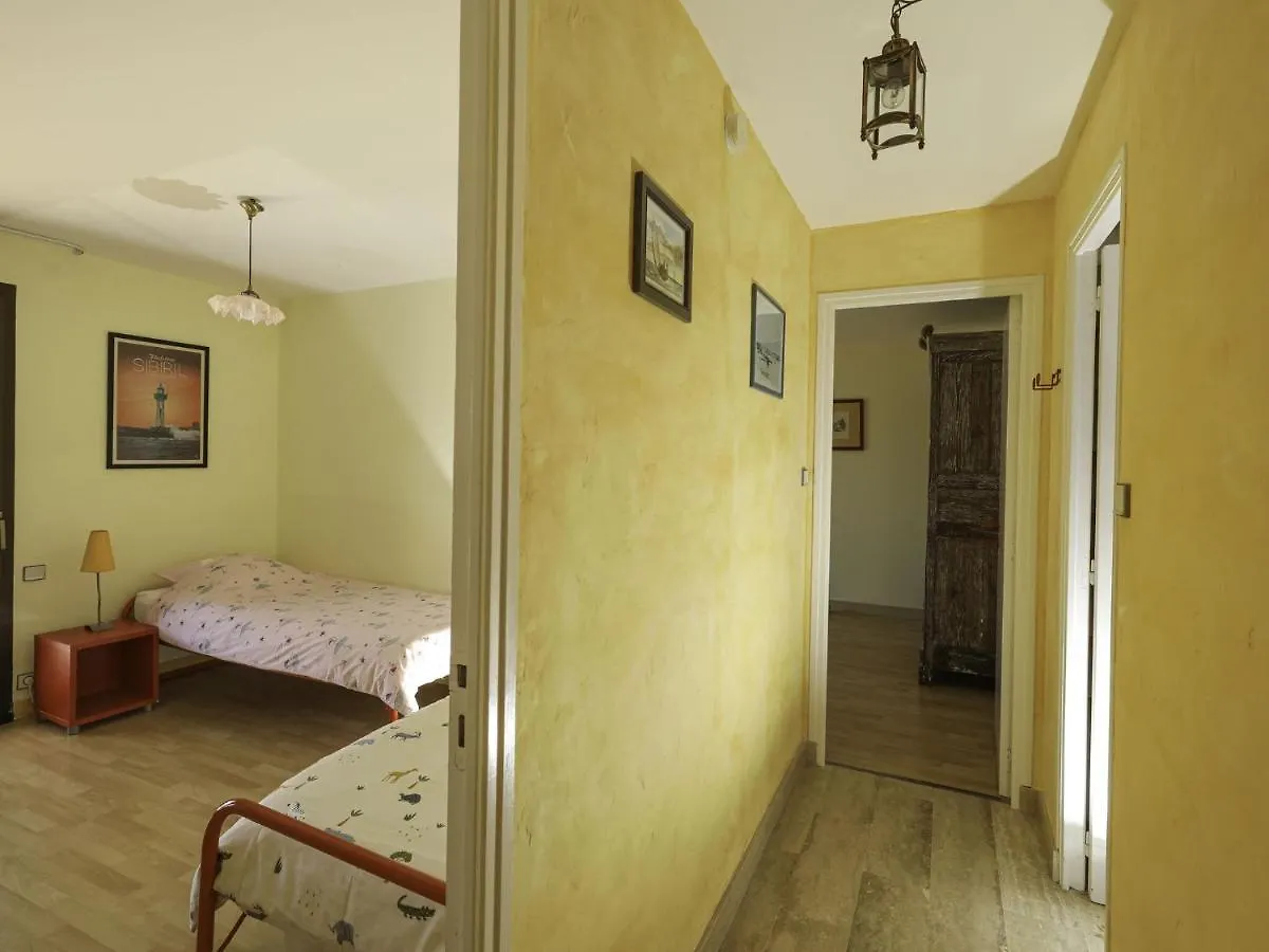 Holiday home Bright Cottage In A Quiet Location, Near The Coast, Sibiril France